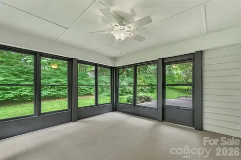 300 Ethan Pond Way Hendersonville NC 28791