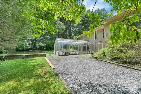 300 Ethan Pond Way Hendersonville NC 28791