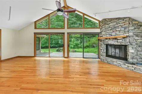 300 Ethan Pond Way Hendersonville NC 28791