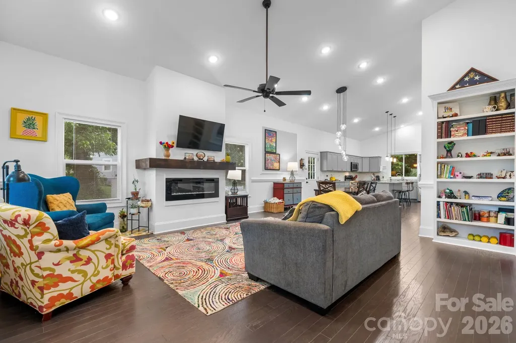 329 W F Street Newton NC 28658