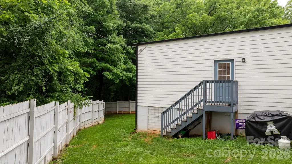 329 W F Street Newton NC 28658