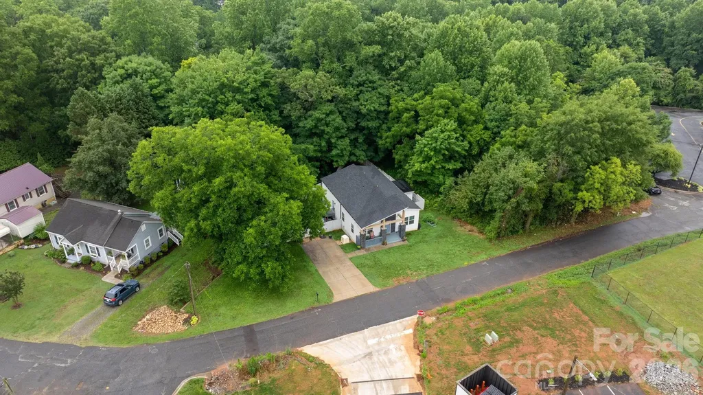329 W F Street Newton NC 28658