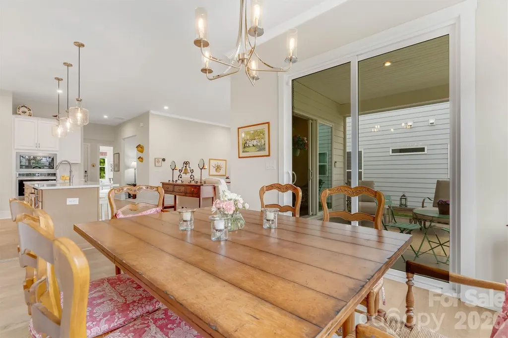 8025 Brookbank Drive Charlotte NC 28269