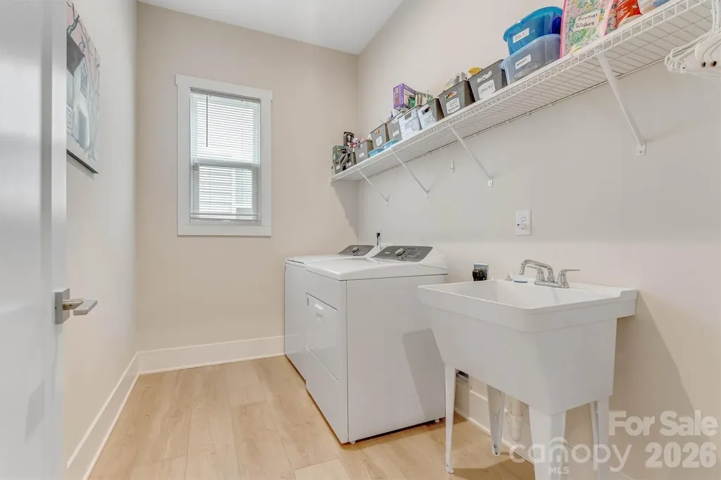 8025 Brookbank Drive Charlotte NC 28269