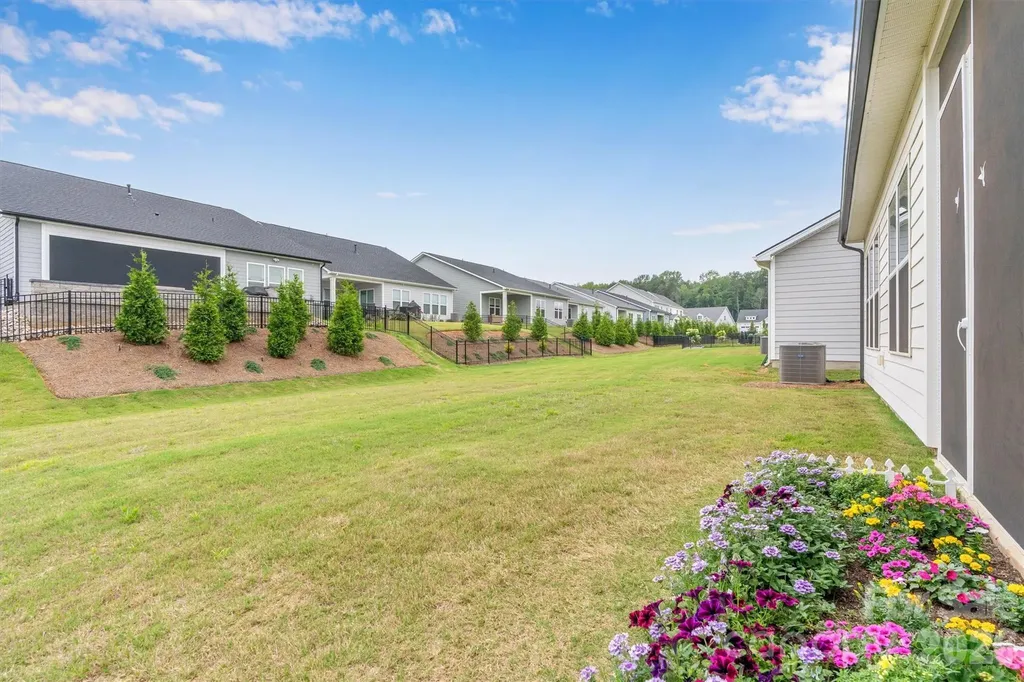 8025 Brookbank Drive Charlotte NC 28269