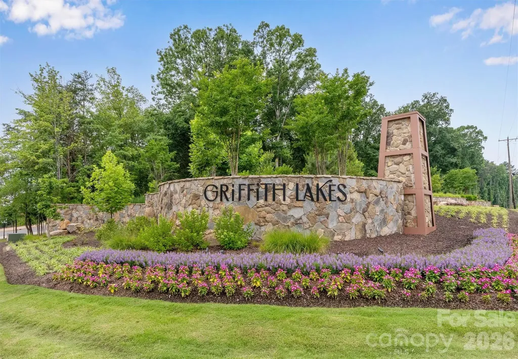 8025 Brookbank Drive Charlotte NC 28269