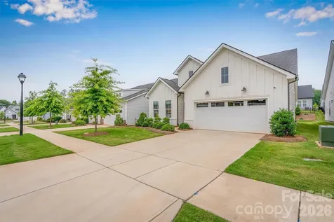 8025 Brookbank Drive Charlotte NC 28269