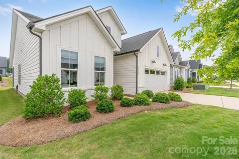 8025 Brookbank Drive Charlotte NC 28269