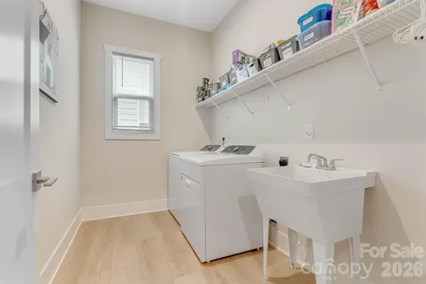 8025 Brookbank Drive Charlotte NC 28269