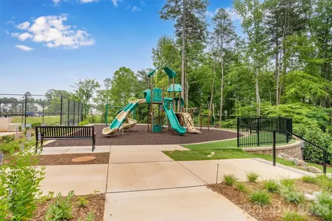 8025 Brookbank Drive Charlotte NC 28269