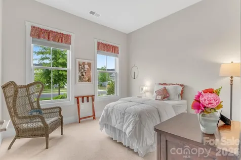 8025 Brookbank Drive Charlotte NC 28269
