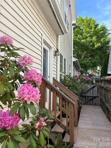 1408 Kenton Lane Asheville NC 28803