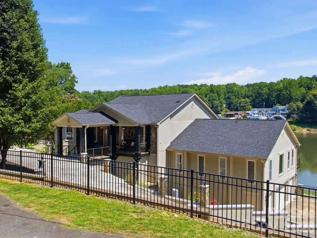 2640 Sadler Road Charlotte NC 28278