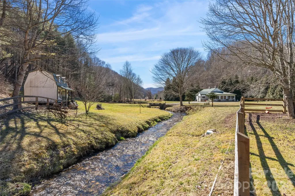 12892 Us 23 Highway Mars Hill NC 28754