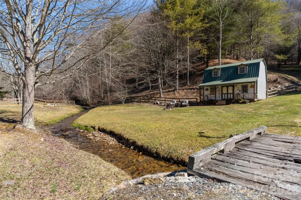 12892 Us 23 Highway Mars Hill NC 28754