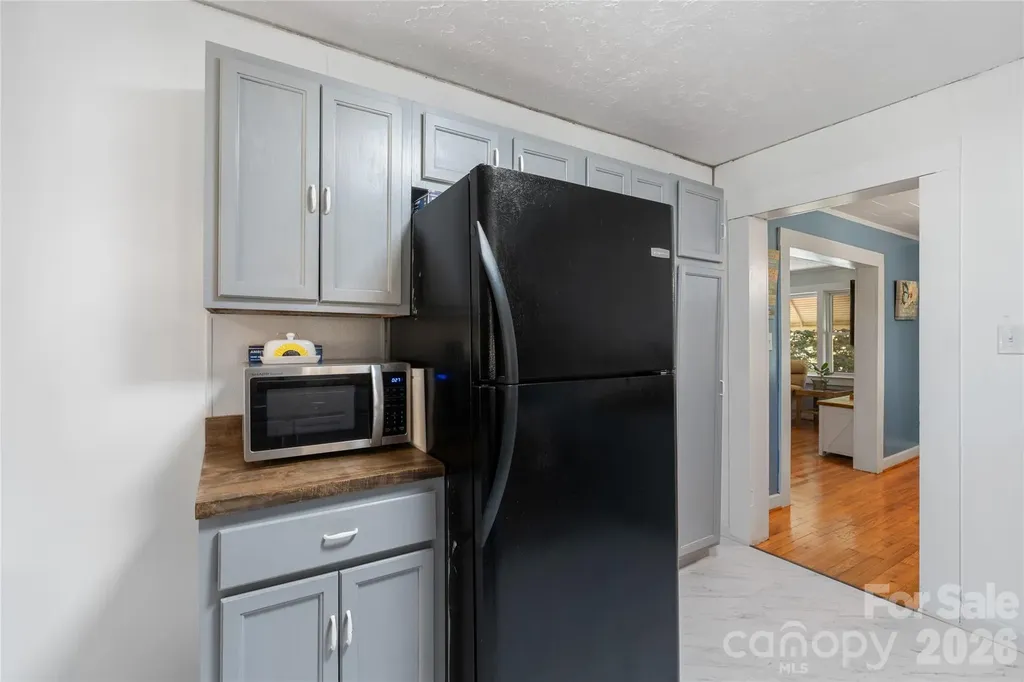 12892 Us 23 Highway Mars Hill NC 28754