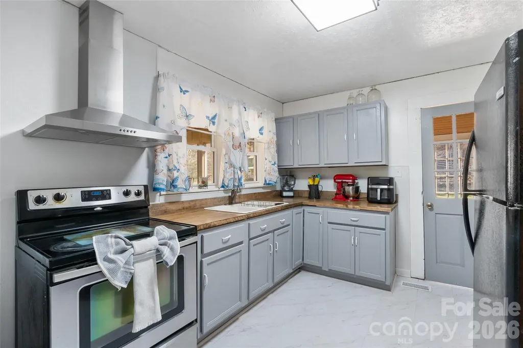 12892 Us 23 Highway Mars Hill NC 28754
