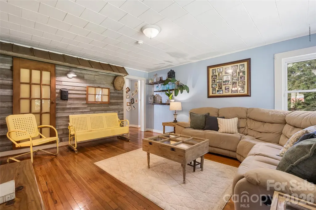 12892 Us 23 Highway Mars Hill NC 28754