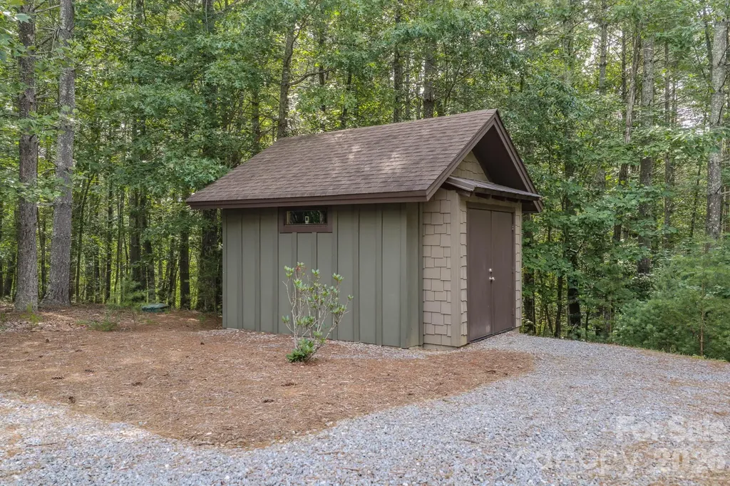 1904 Old Wildlife Club Road Nebo NC 28761