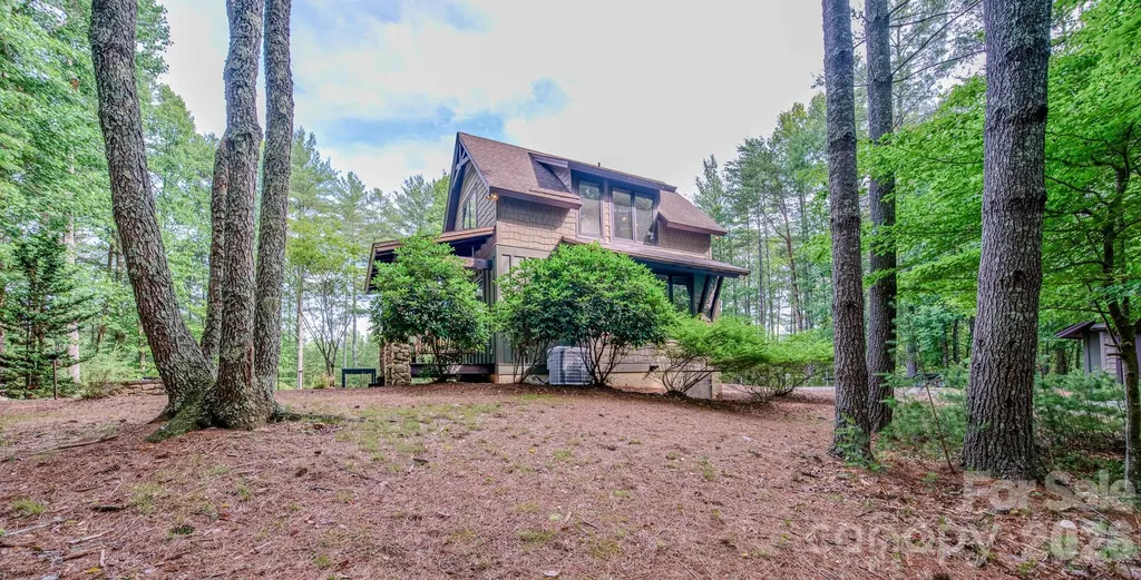 1904 Old Wildlife Club Road Nebo NC 28761