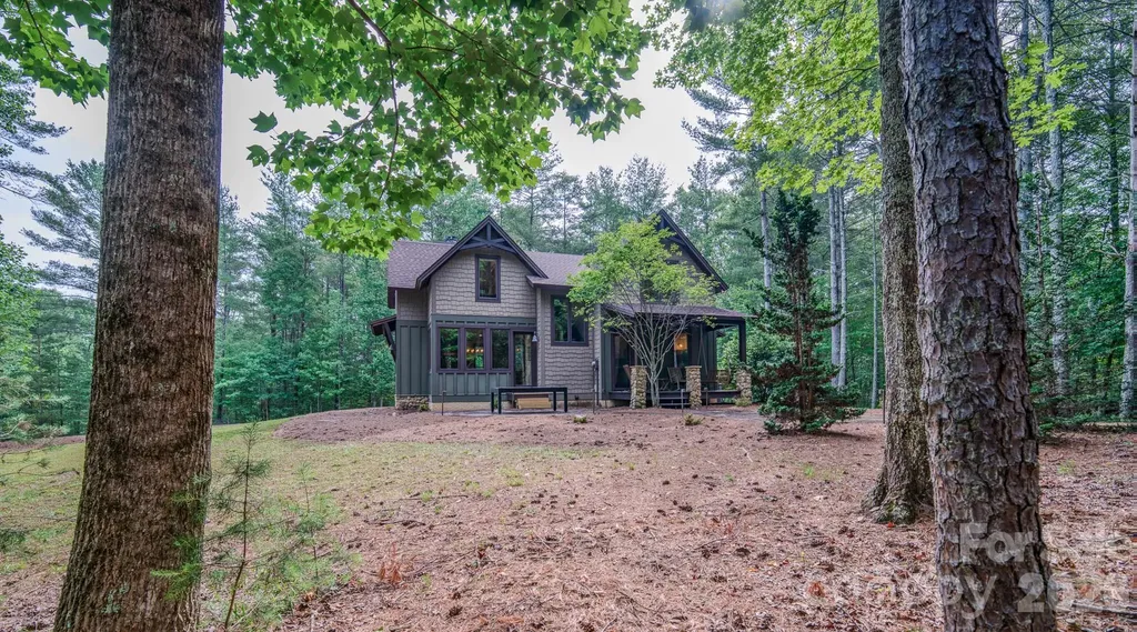 1904 Old Wildlife Club Road Nebo NC 28761