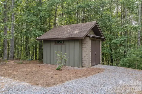 1904 Old Wildlife Club Road Nebo NC 28761