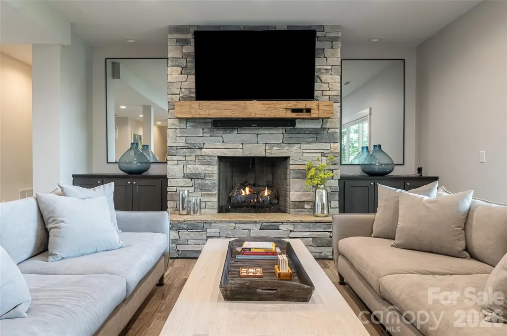 57 Villa Nova Drive Asheville NC 28804