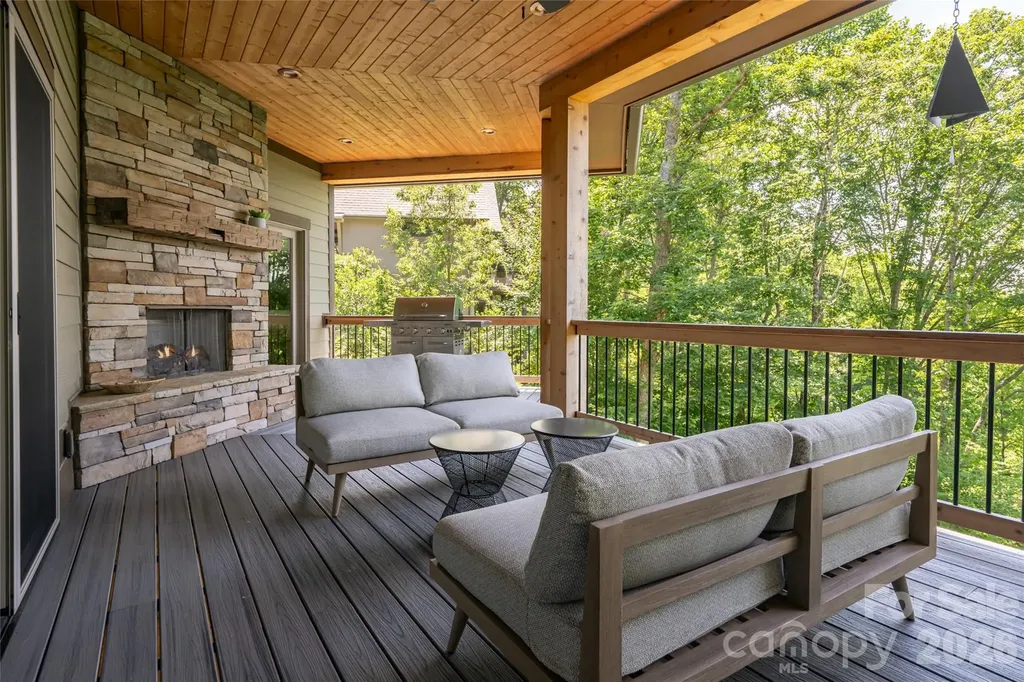 57 Villa Nova Drive Asheville NC 28804