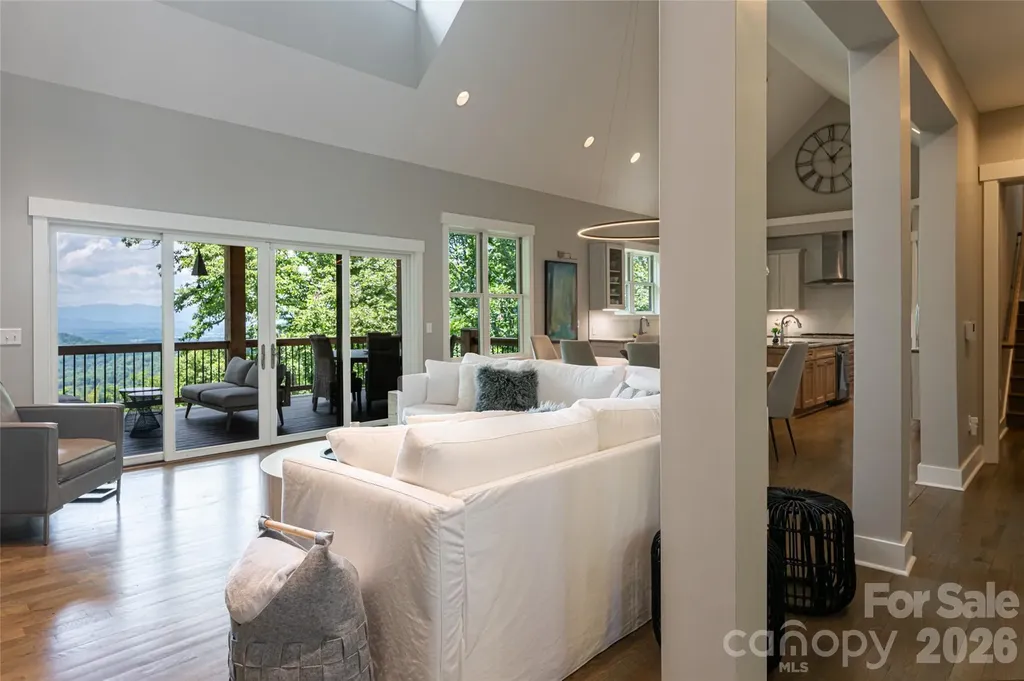 57 Villa Nova Drive Asheville NC 28804