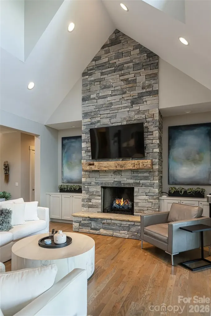 57 Villa Nova Drive Asheville NC 28804
