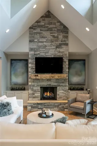 57 Villa Nova Drive Asheville NC 28804
