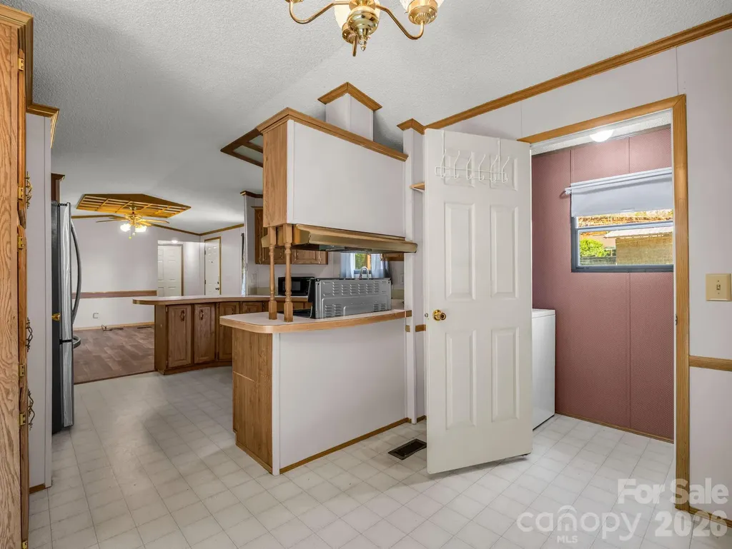 8 Don Felmet Road Leicester NC 28748