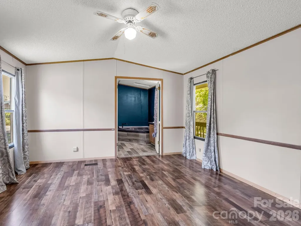 8 Don Felmet Road Leicester NC 28748