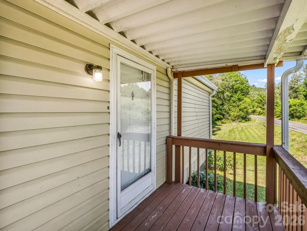 8 Don Felmet Road Leicester NC 28748