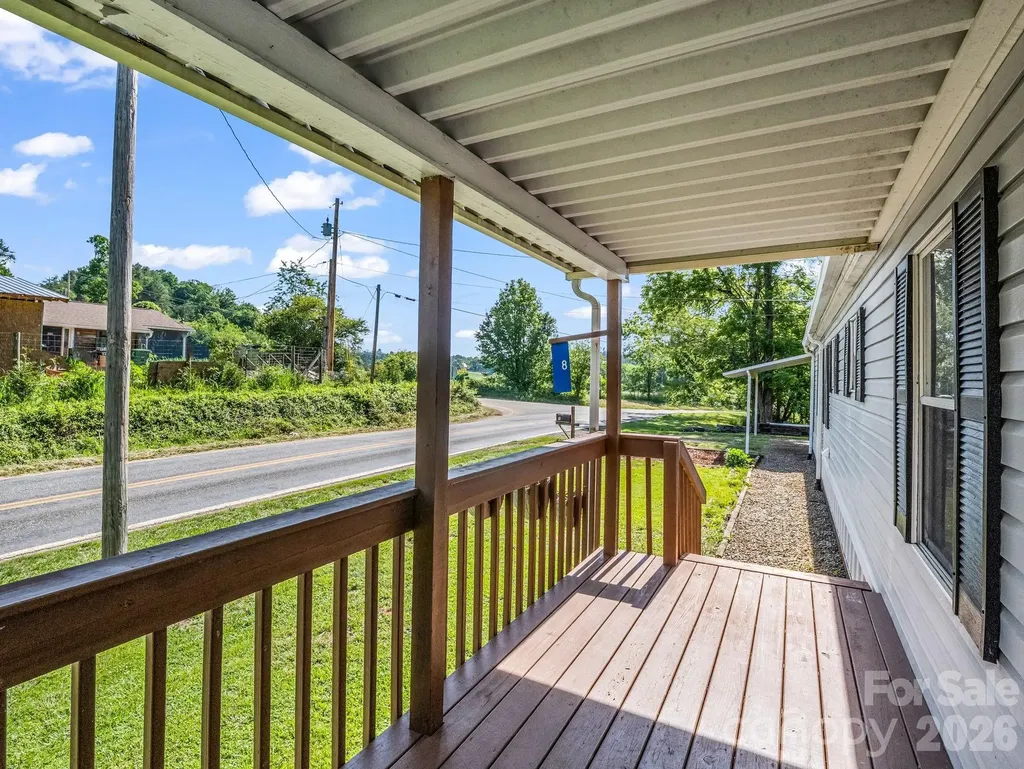 8 Don Felmet Road Leicester NC 28748