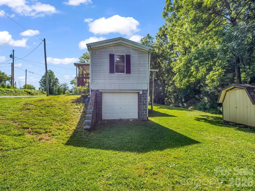 8 Don Felmet Road Leicester NC 28748
