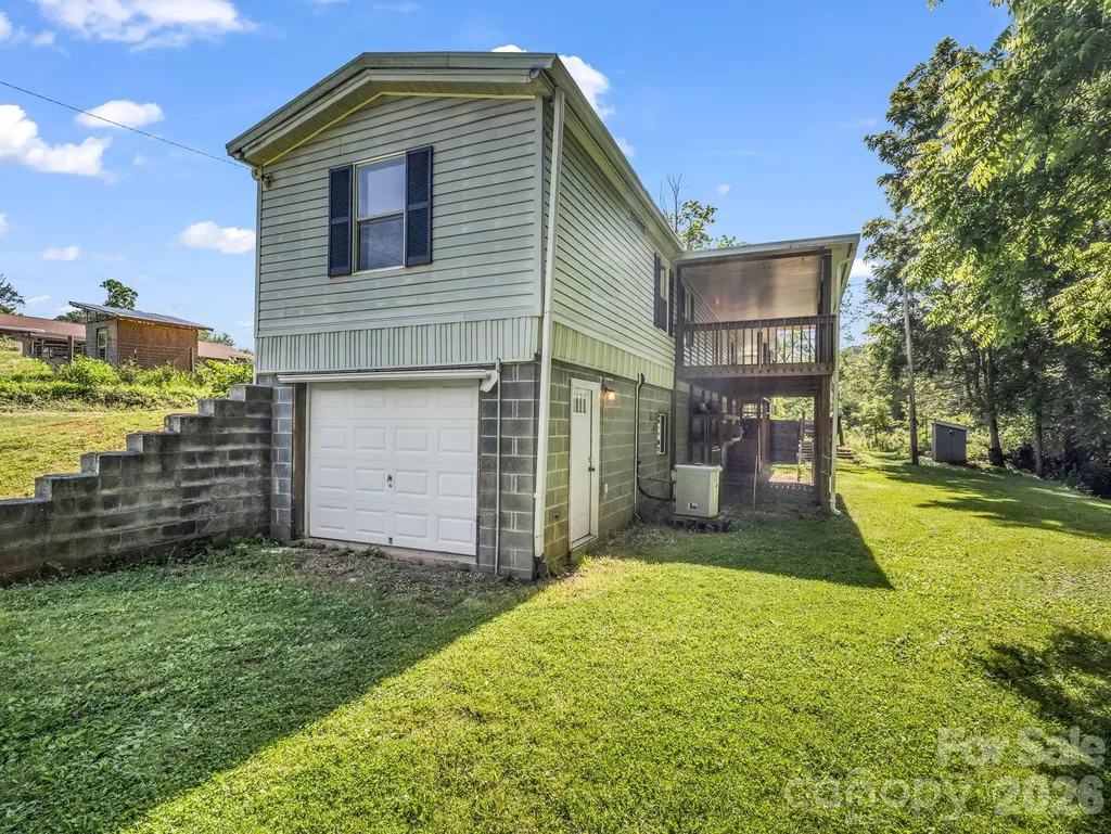 8 Don Felmet Road Leicester NC 28748