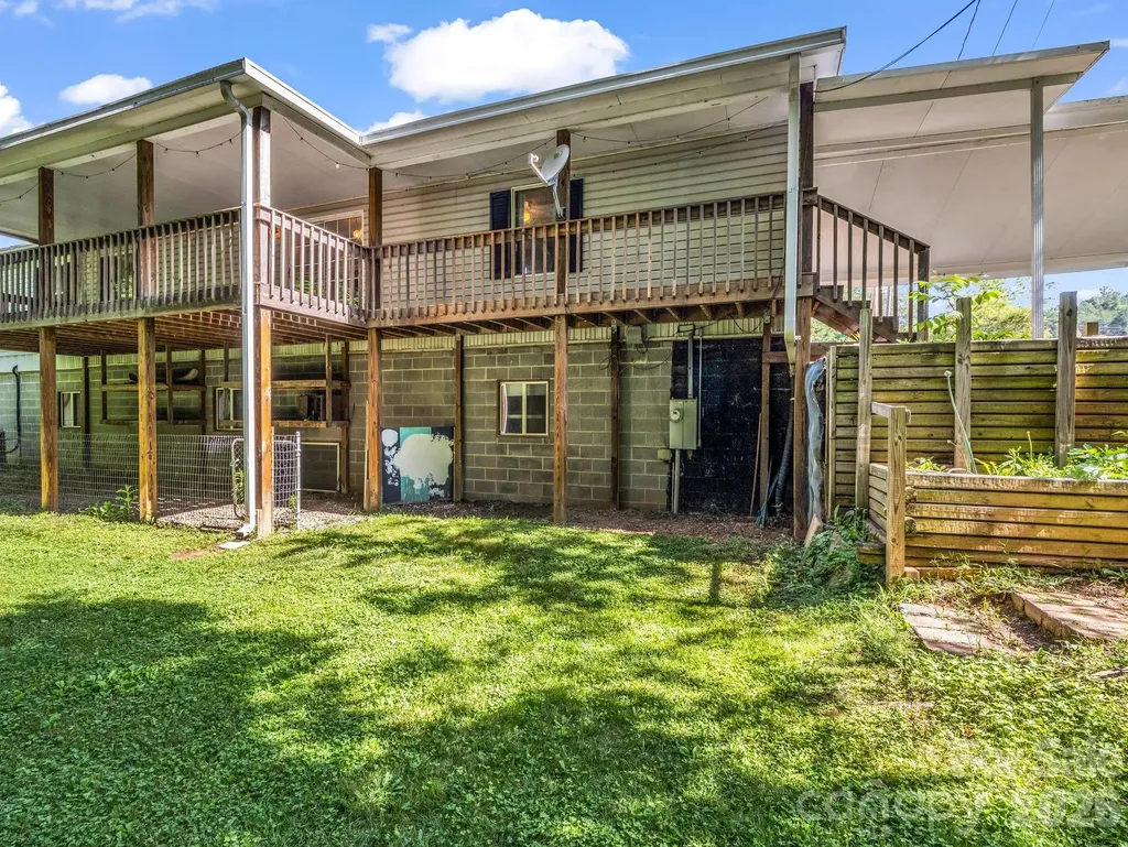8 Don Felmet Road Leicester NC 28748