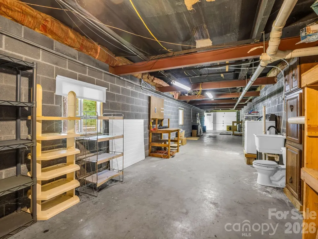 8 Don Felmet Road Leicester NC 28748