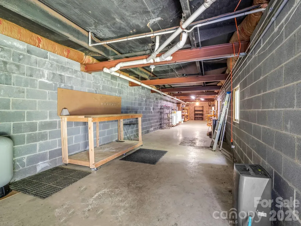 8 Don Felmet Road Leicester NC 28748
