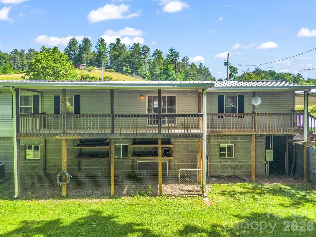 8 Don Felmet Road Leicester NC 28748