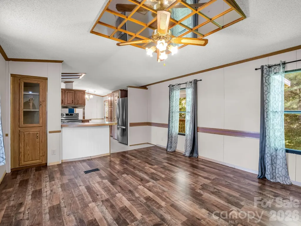 8 Don Felmet Road Leicester NC 28748