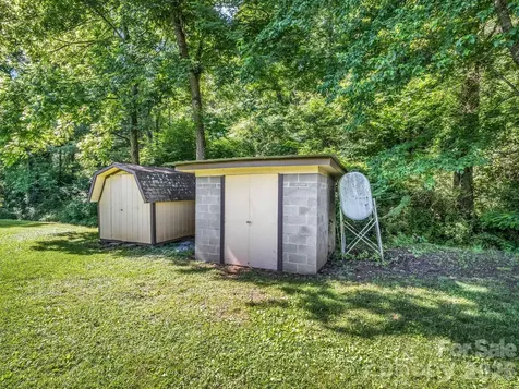 8 Don Felmet Road Leicester NC 28748