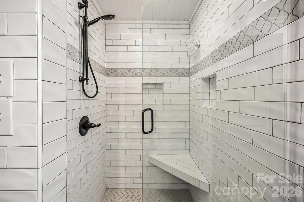 1620 Norwood Place Hendersonville NC 28791