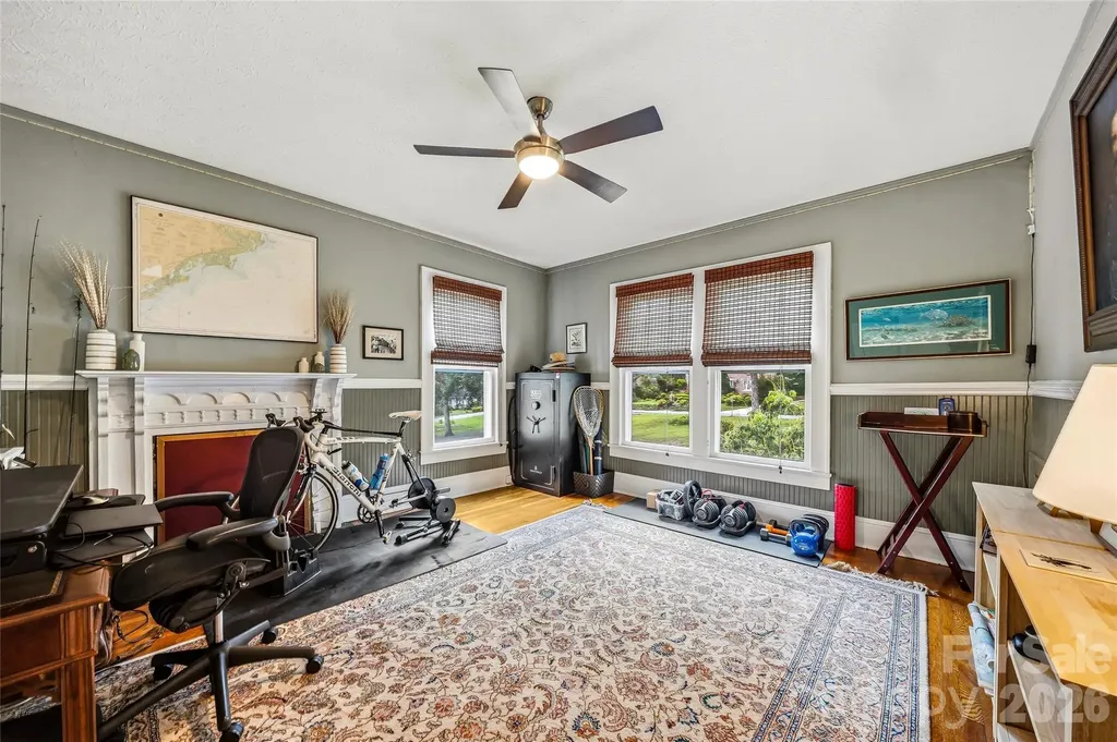 1620 Norwood Place Hendersonville NC 28791