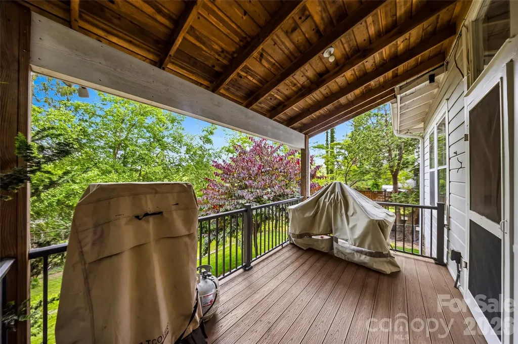 1620 Norwood Place Hendersonville NC 28791