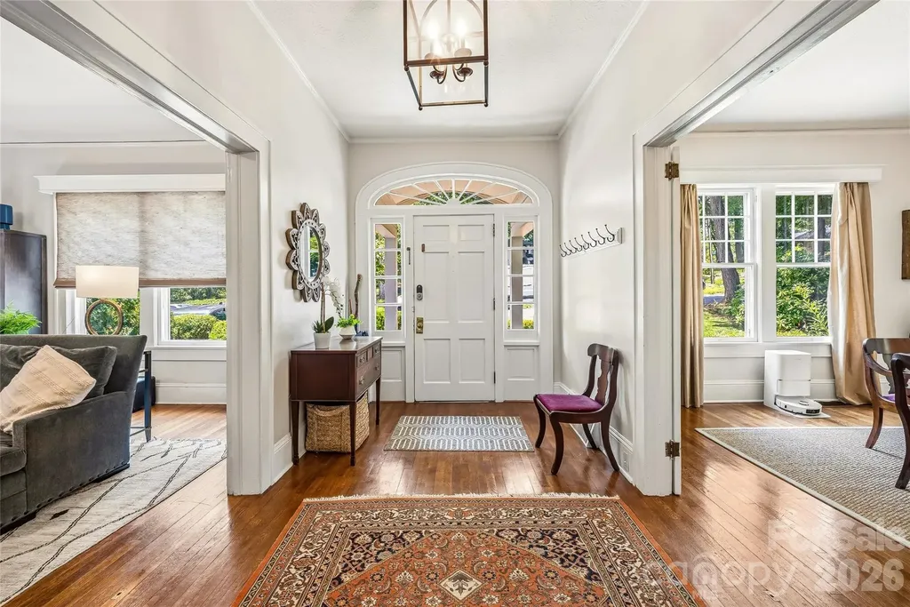 1620 Norwood Place Hendersonville NC 28791