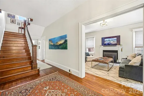 1620 Norwood Place Hendersonville NC 28791