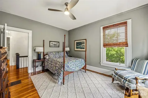 1620 Norwood Place Hendersonville NC 28791