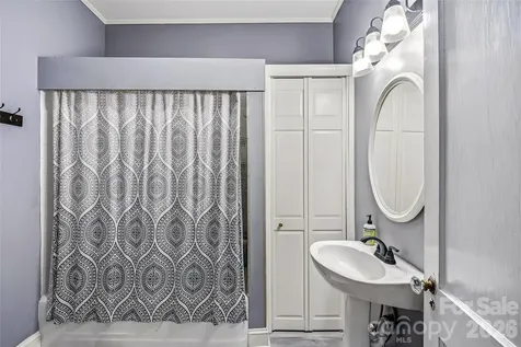 1620 Norwood Place Hendersonville NC 28791